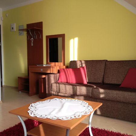 Luxury Apartment เบเชนยอวา ภายนอก รูปภาพ